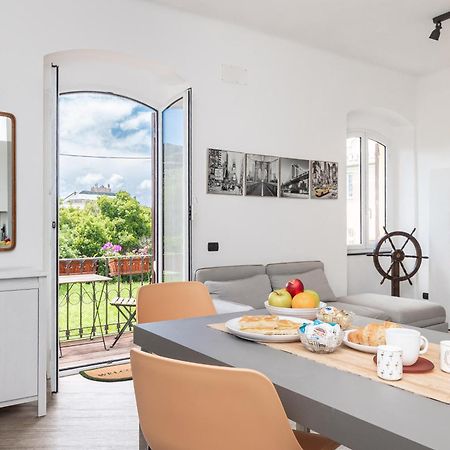 Spacious 3-Bedroom Apartment - 10 Min To City Center & 5 Min To Gaslini Hospital เจนัว ภายนอก รูปภาพ