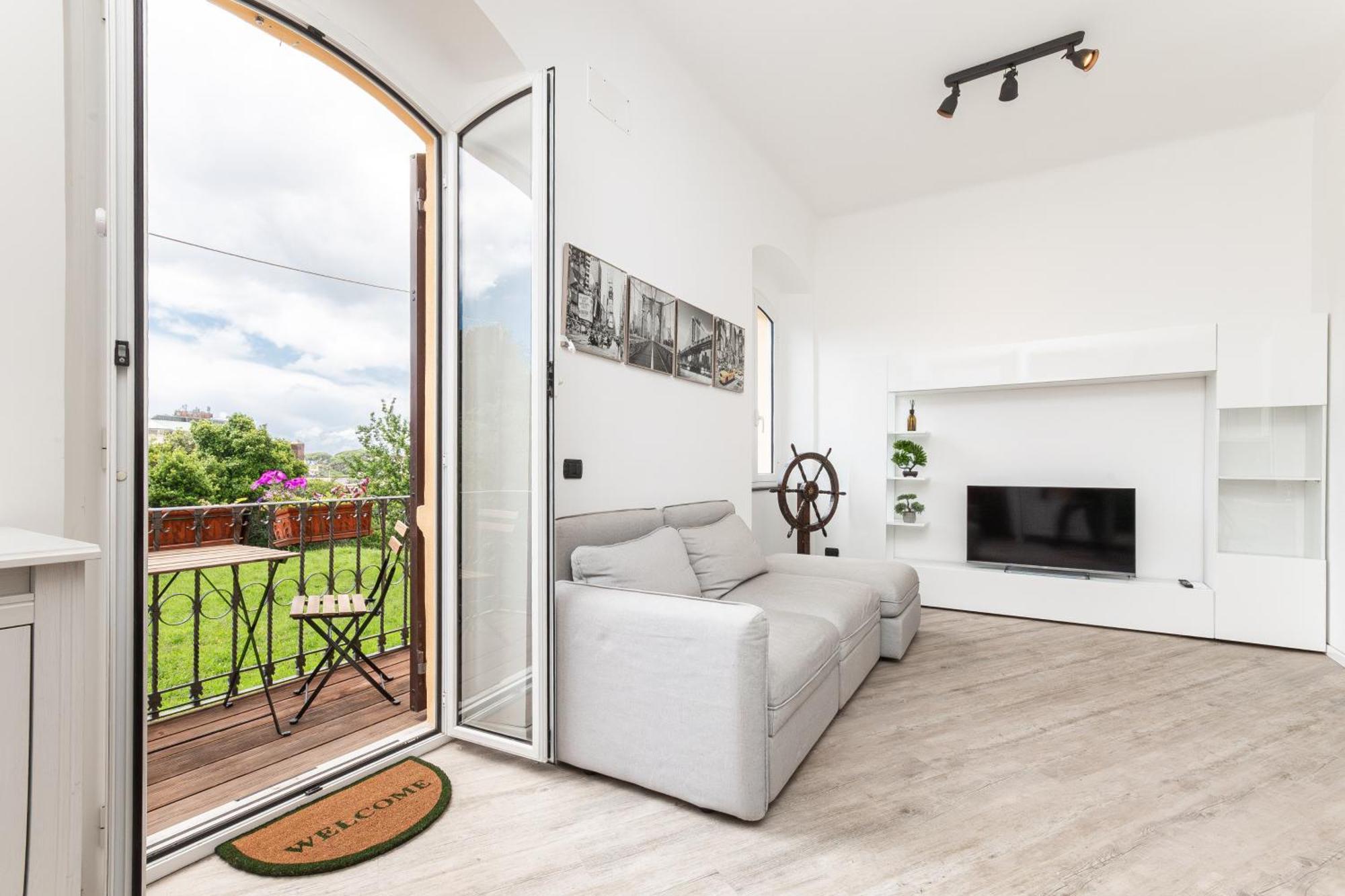 Spacious 3-Bedroom Apartment - 10 Min To City Center & 5 Min To Gaslini Hospital เจนัว ภายนอก รูปภาพ