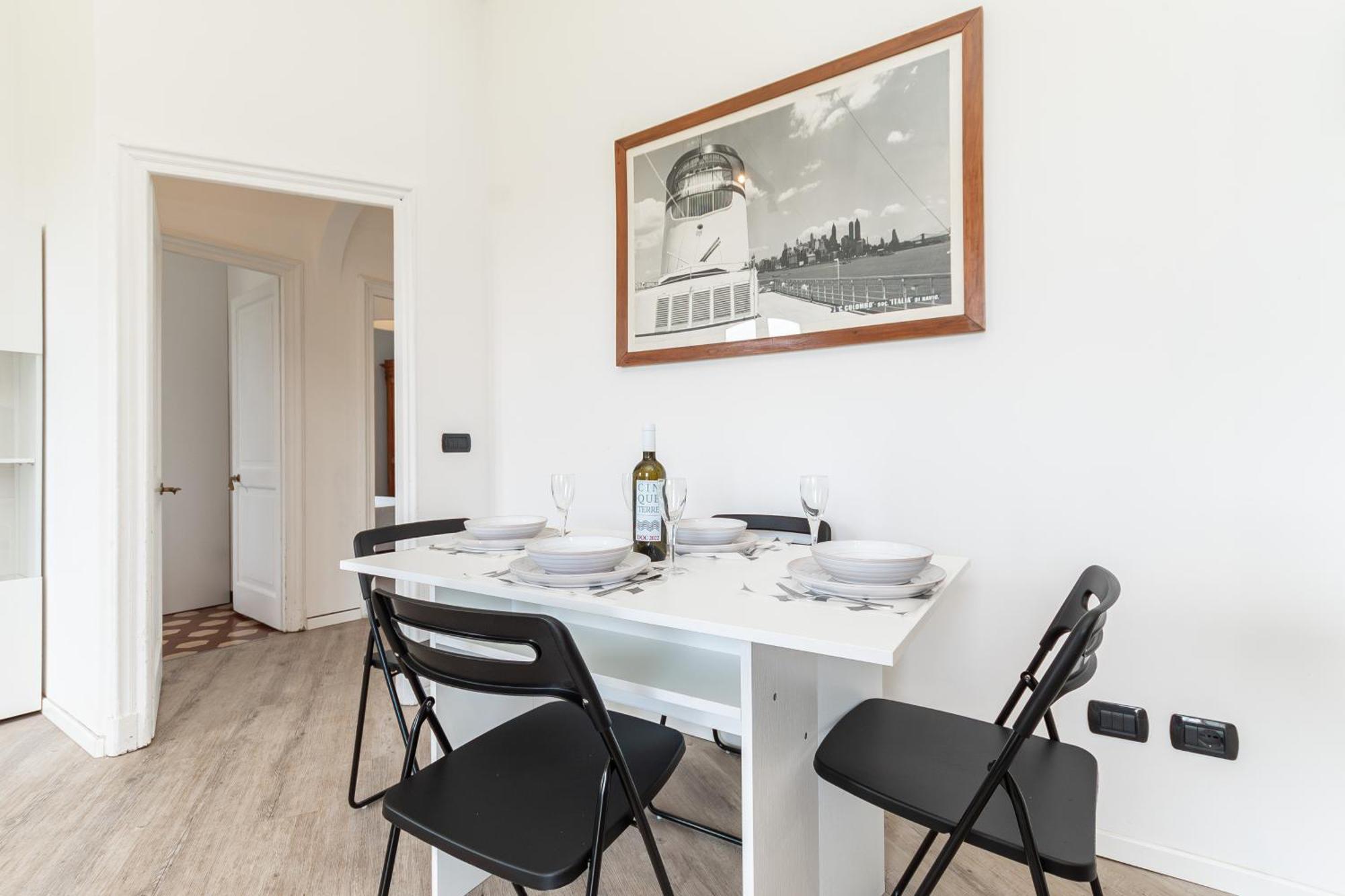 Spacious 3-Bedroom Apartment - 10 Min To City Center & 5 Min To Gaslini Hospital เจนัว ภายนอก รูปภาพ